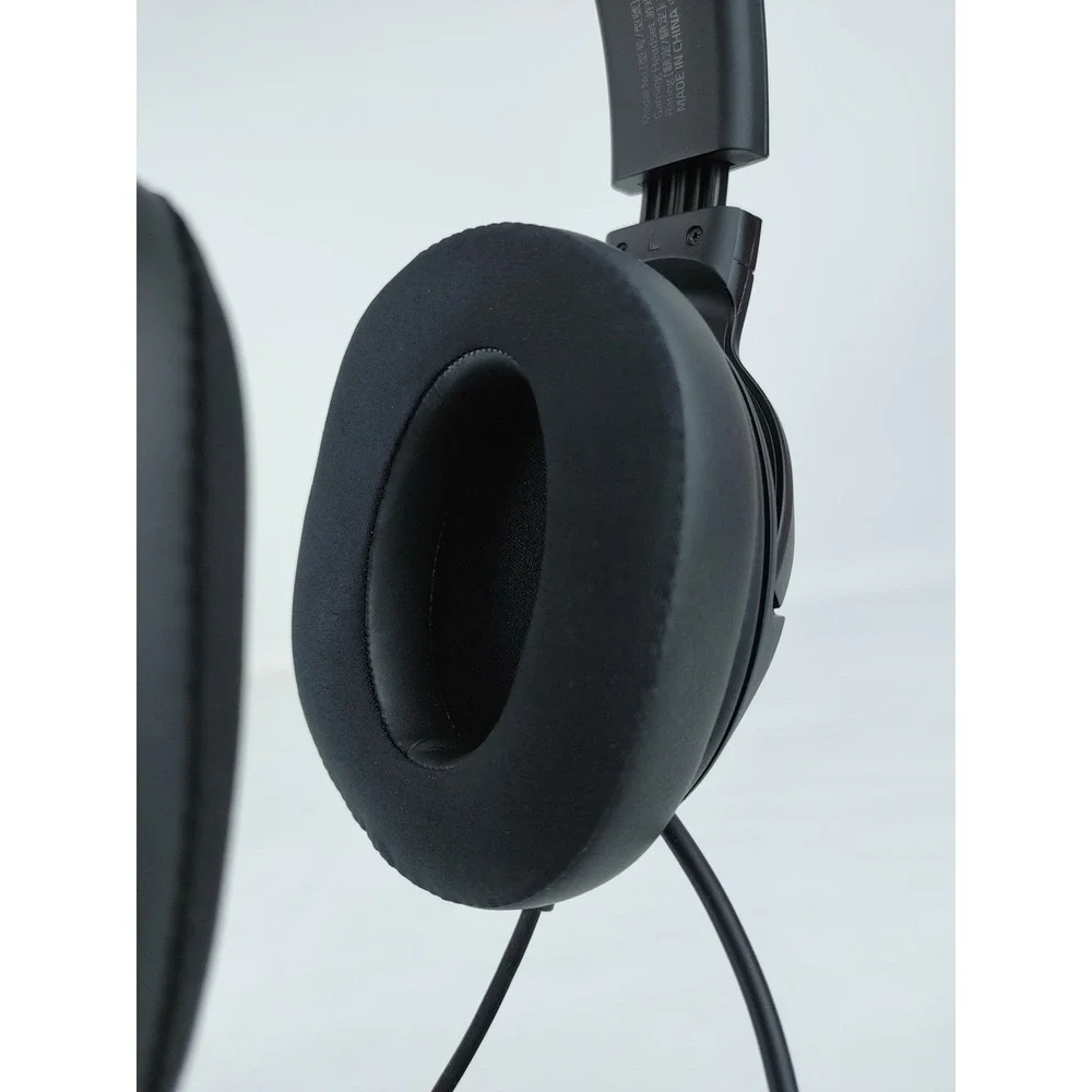 Razer Kraken Wired USB Gaming Headset: Lightweight Build black With Box